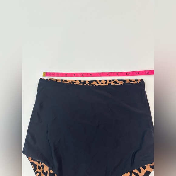 Coral reef women’s bathing suit top and bottom. Size 4/6 fits a S-M - Picture 9 of 12